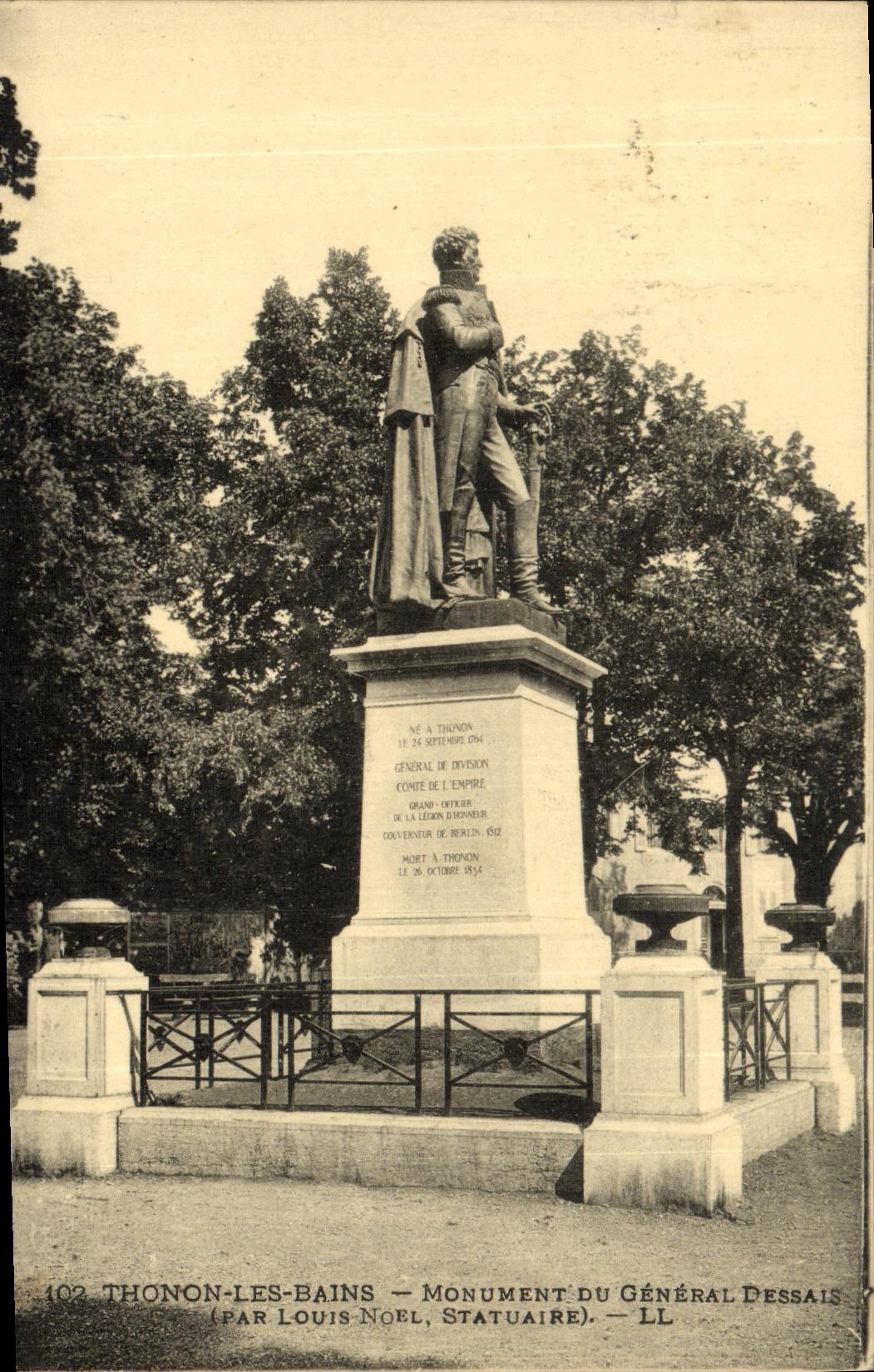 CPA Thonon Les Bains Monument Du General Dessais