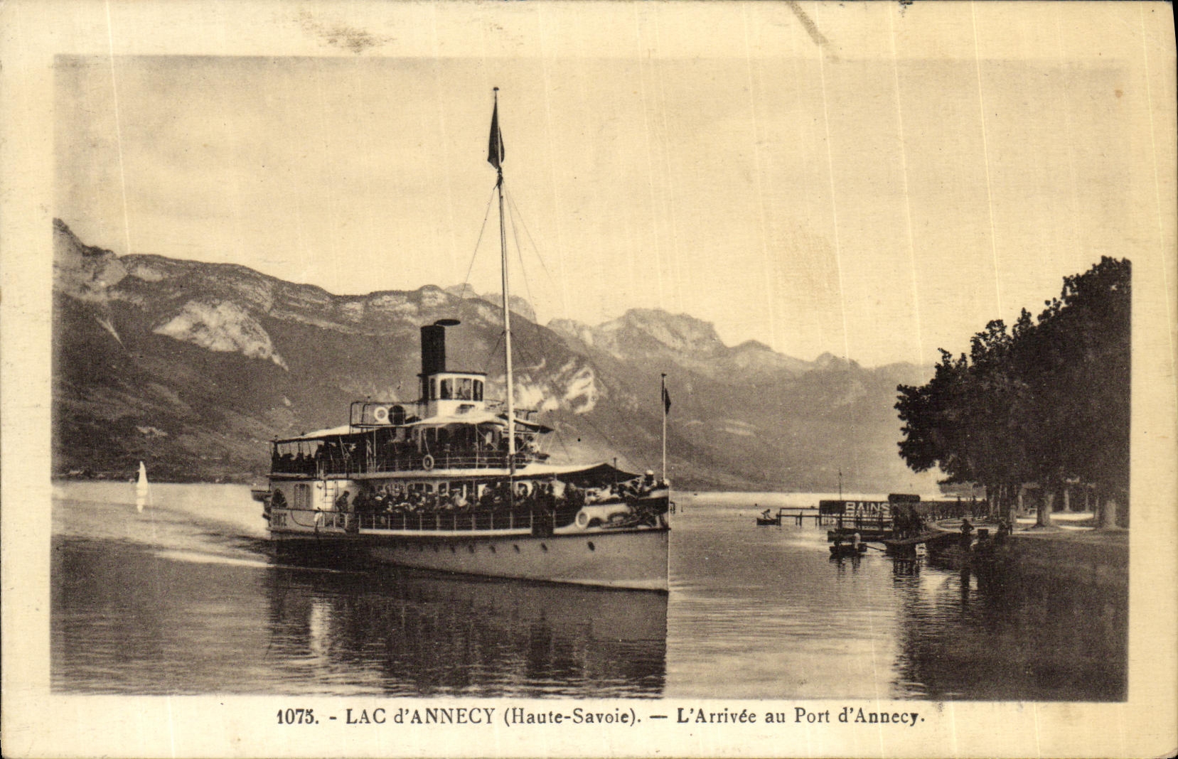 Lac d'Annecy (Haute-Savoie) — L'Arrivée au Port d'Annecy — L. Paurez, édit. à Annecy (Haute-Savoie), n° 1075