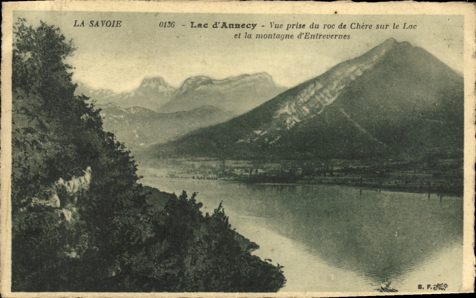 CPA Annecy Vue Prise du Roc de Chere sur le Lac et la Montagne d Entrevernes