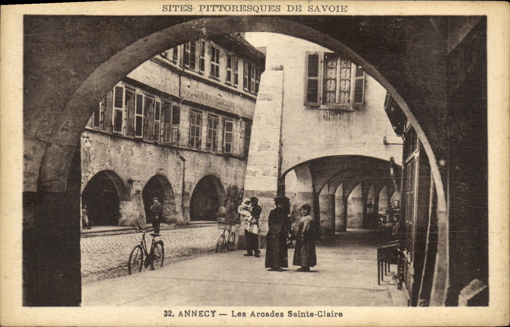 CPA Annecy Les Arcades Sainte Claire