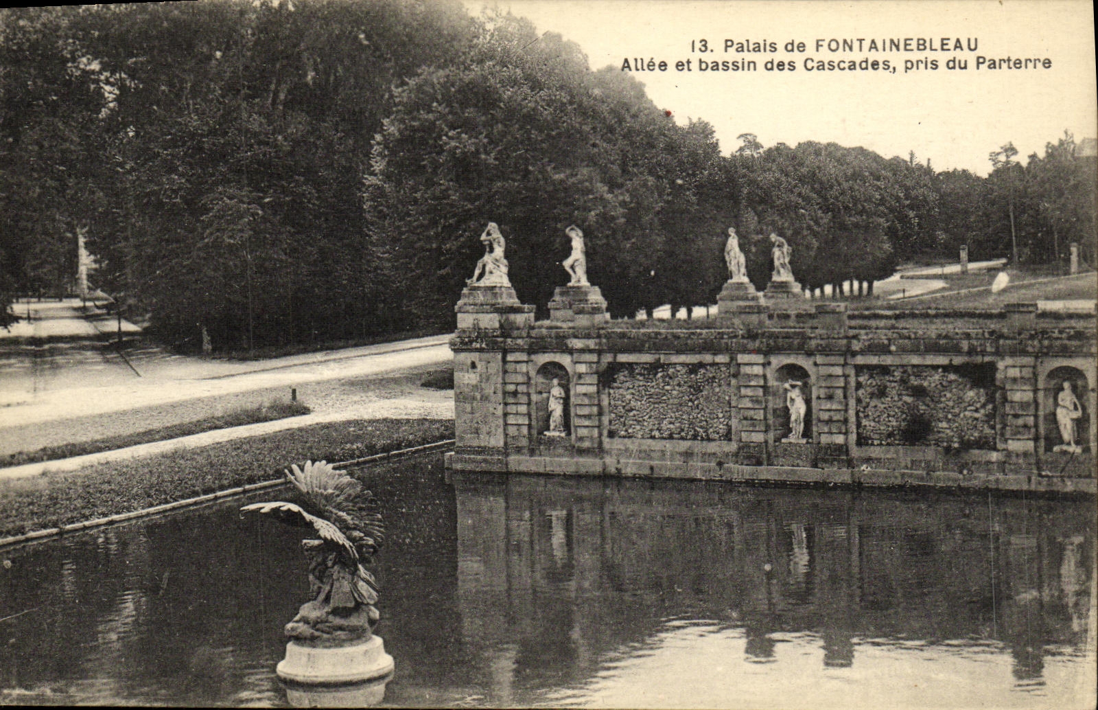 Paleis van FONTAINEBLEAU — Laan en bassin van de Cascades, genomen vanaf het Parterre — n°13