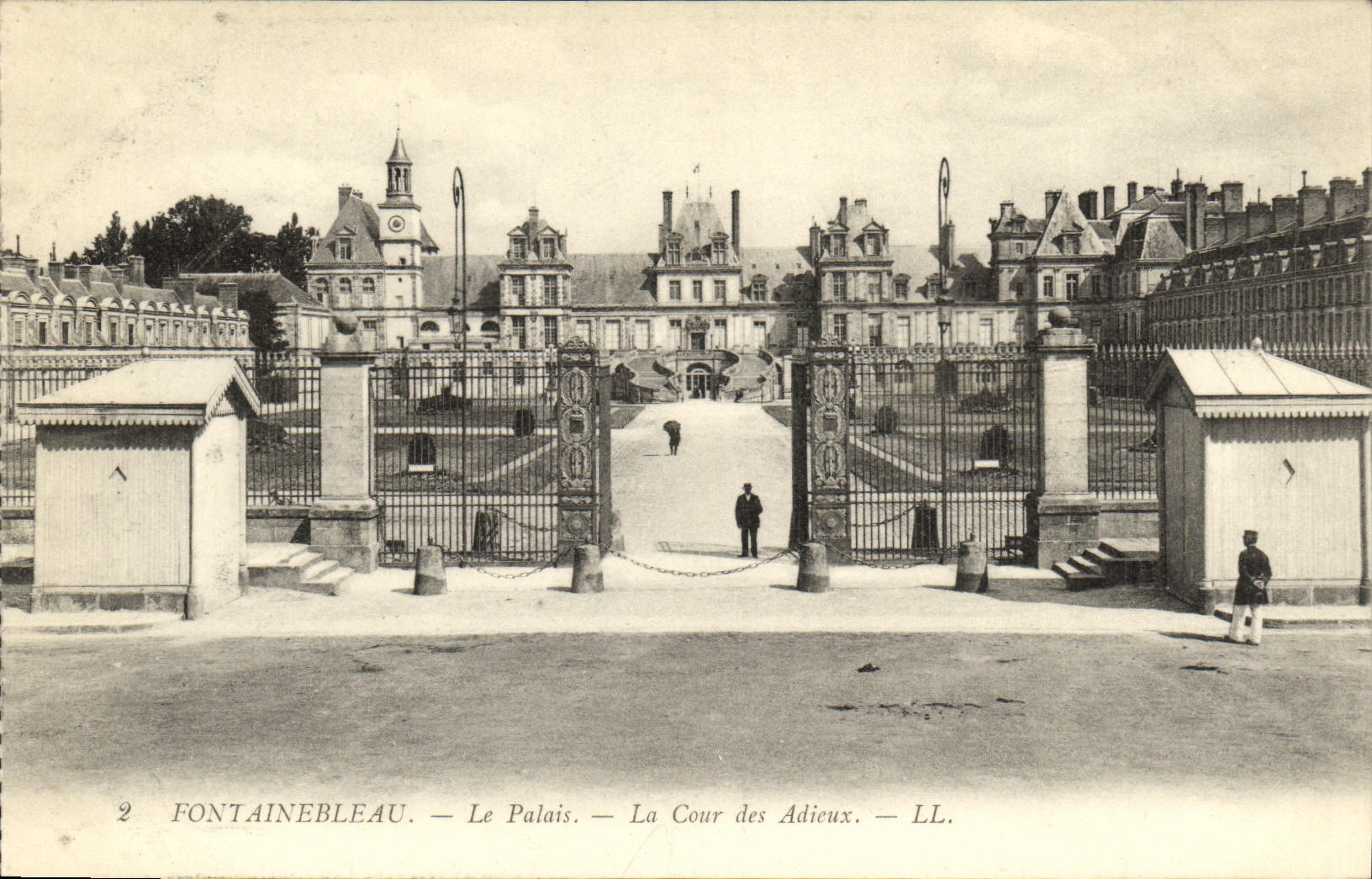 Fontainebleau — Il Palazzo — La Cour des Adieux — LL. — n°2