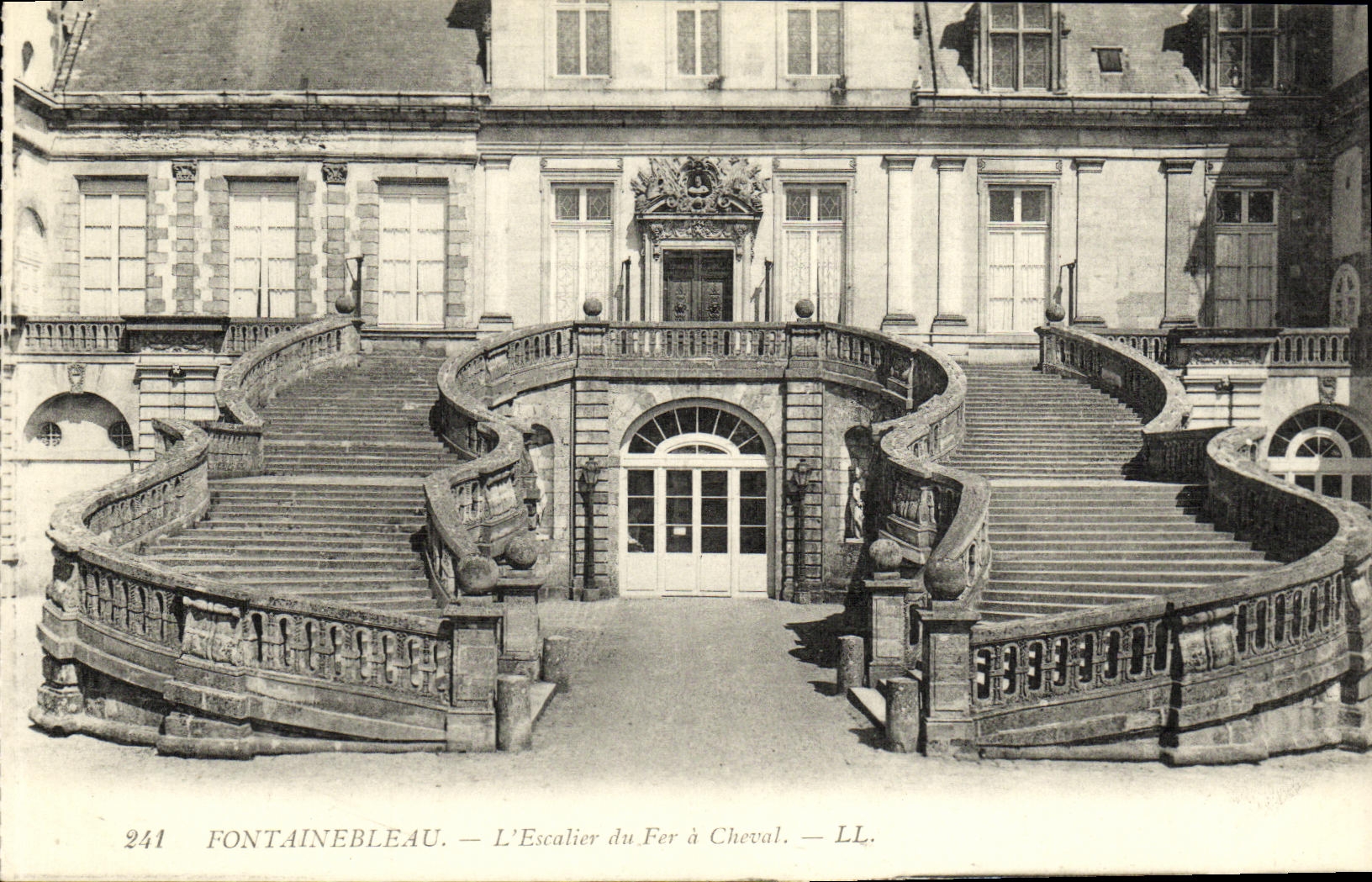 Fontainebleau — Die Eisenpferdestiege — LL. — n° 241