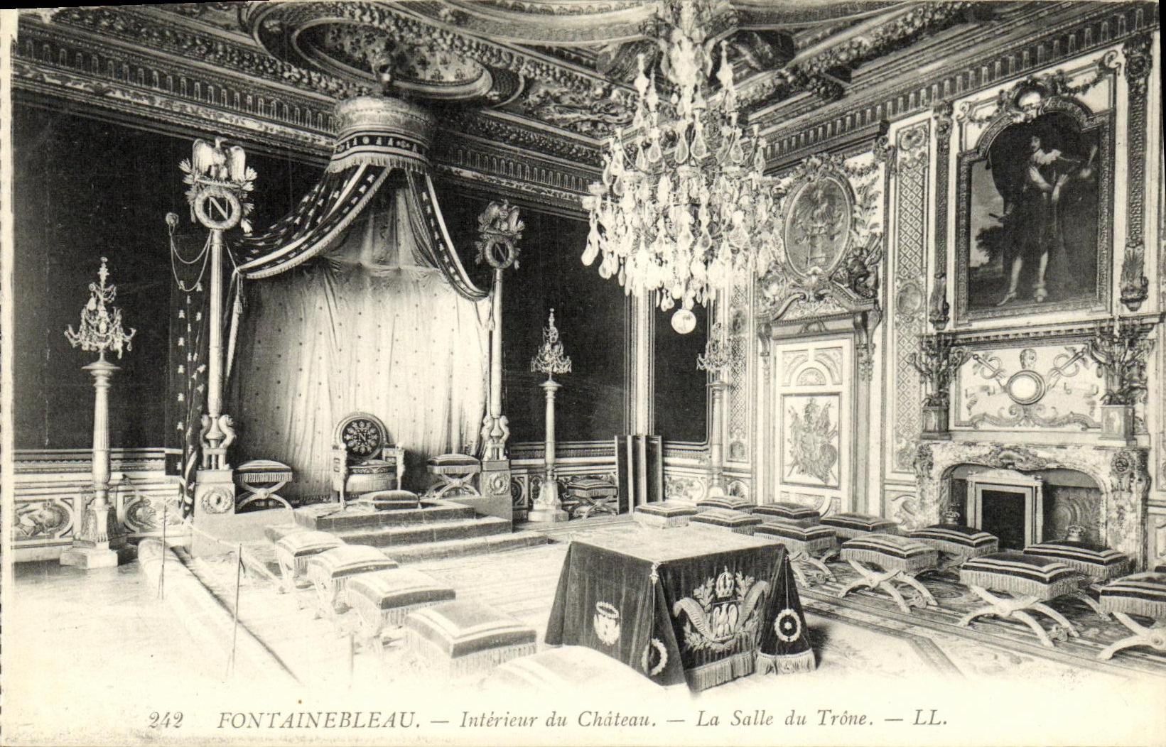 Fontainebleau — Interior del Castillo — La Sala del Trono — LL. — N° 242