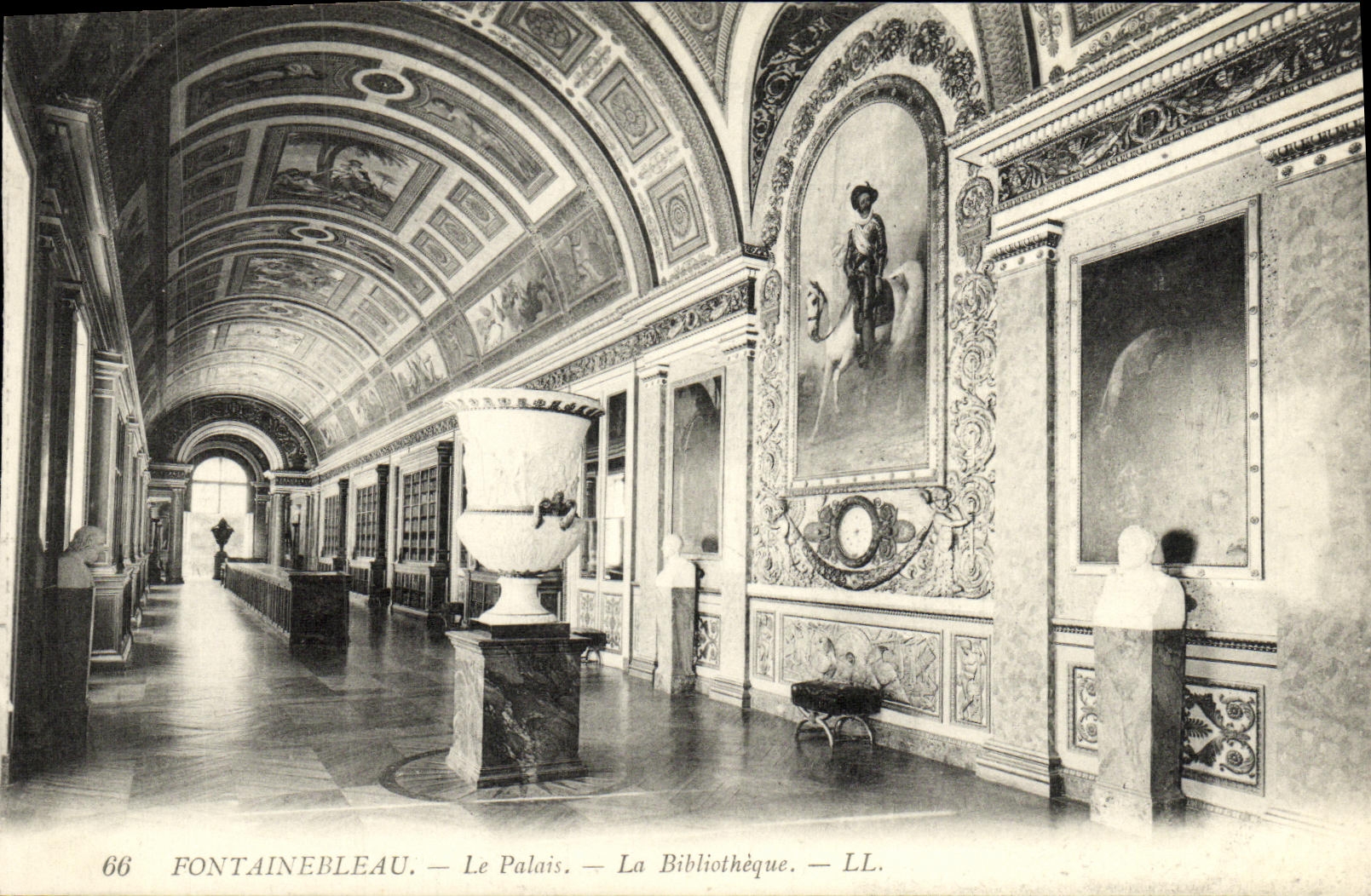 Fontainebleau — Het Paleis — De Bibliotheek — LL. — n°66