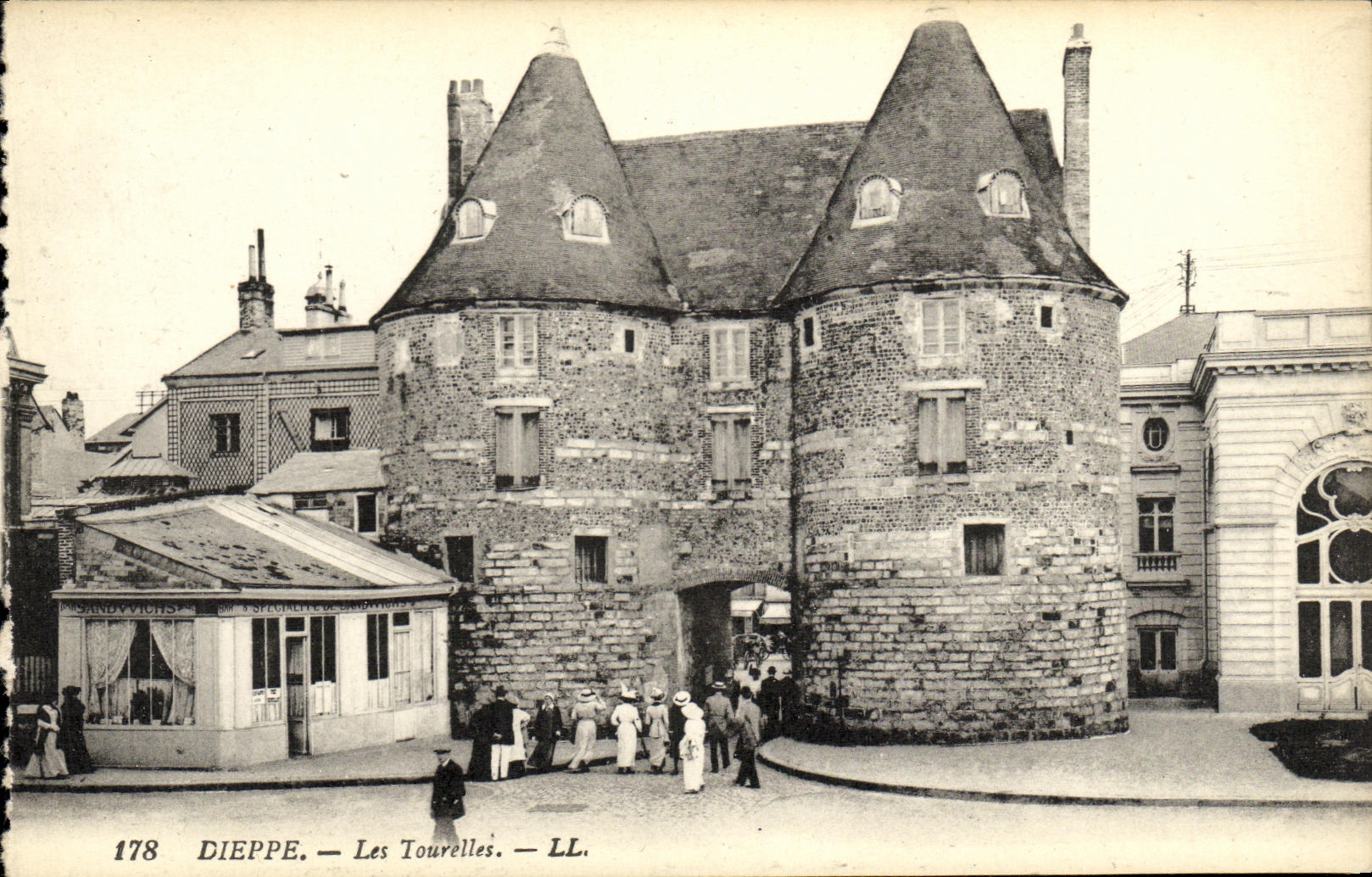CPA Dieppe Les Tourelles