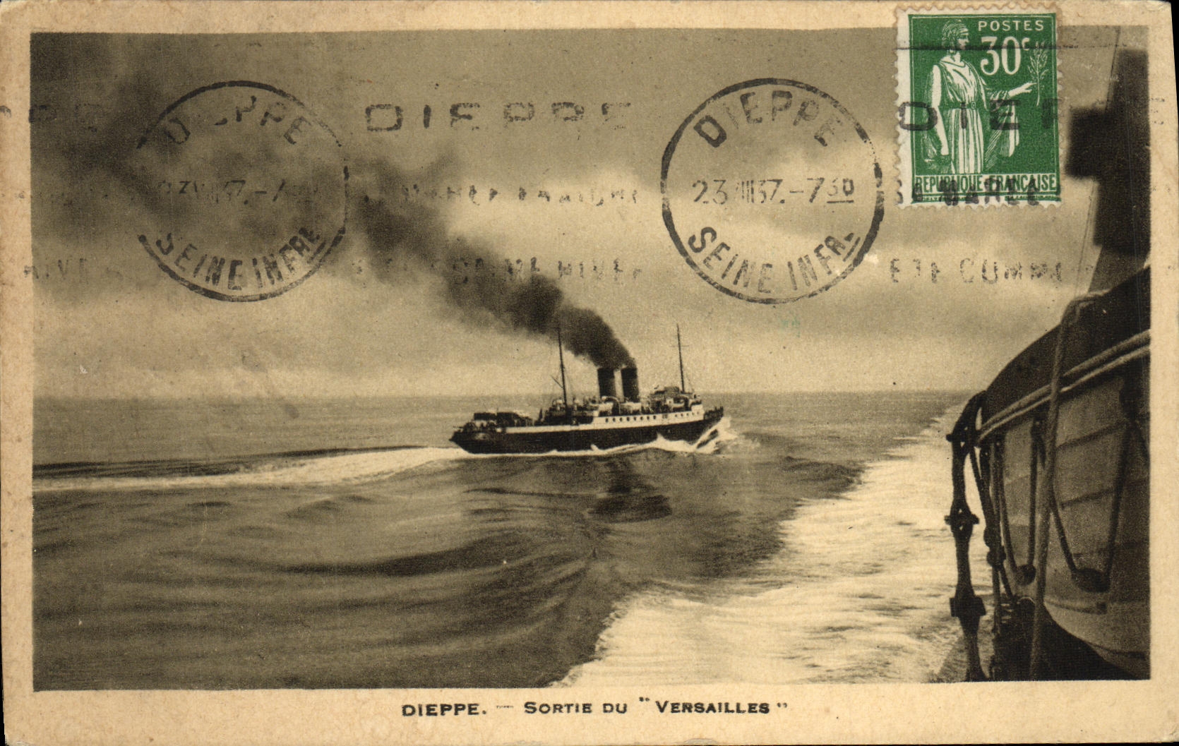 CPA Dieppe Sortie Du Versailles Bateau