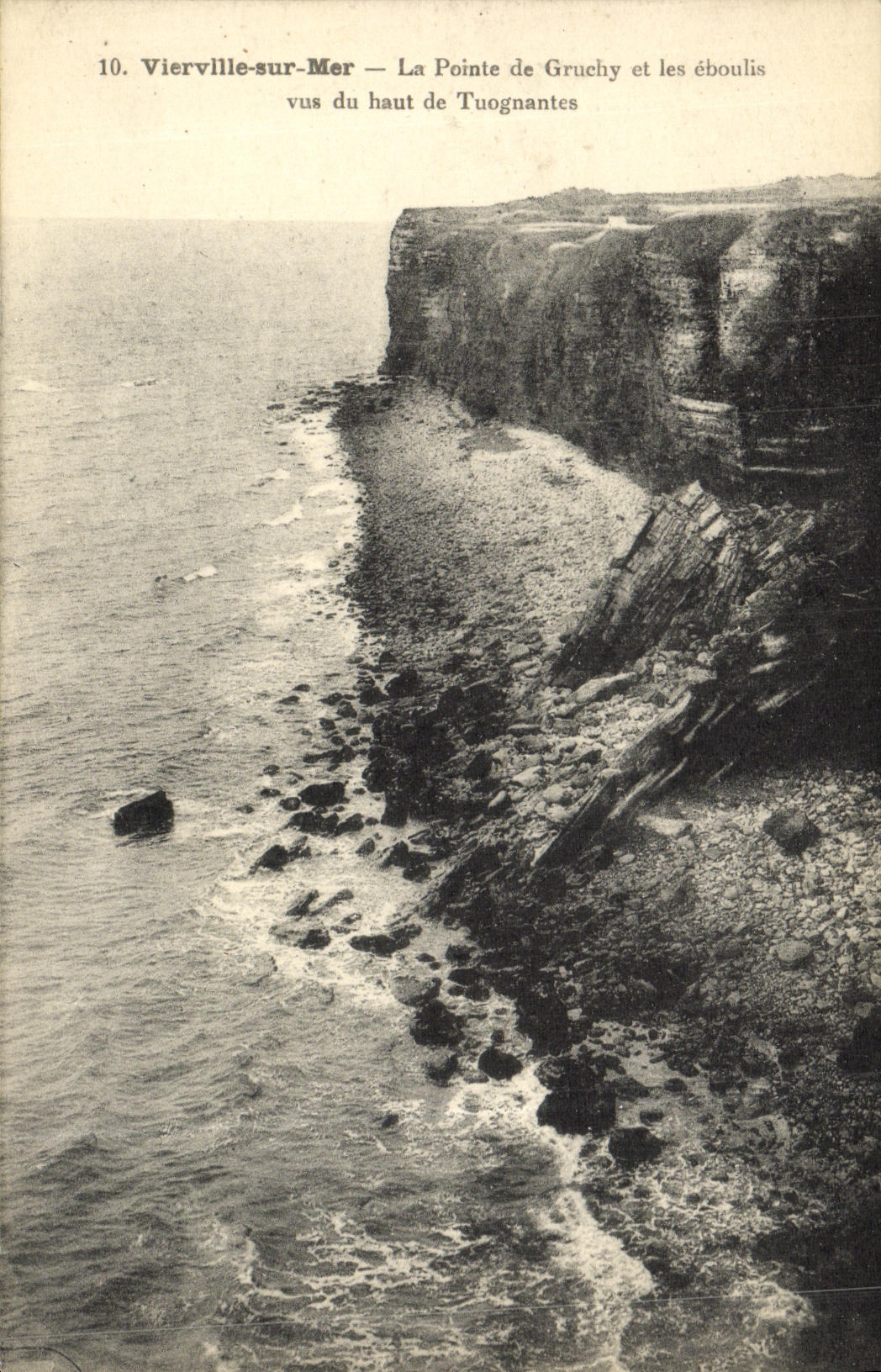 CPA Vierville sur Mer La Pointe de Gruchy et les eboulis vus du haut de Tuognantes