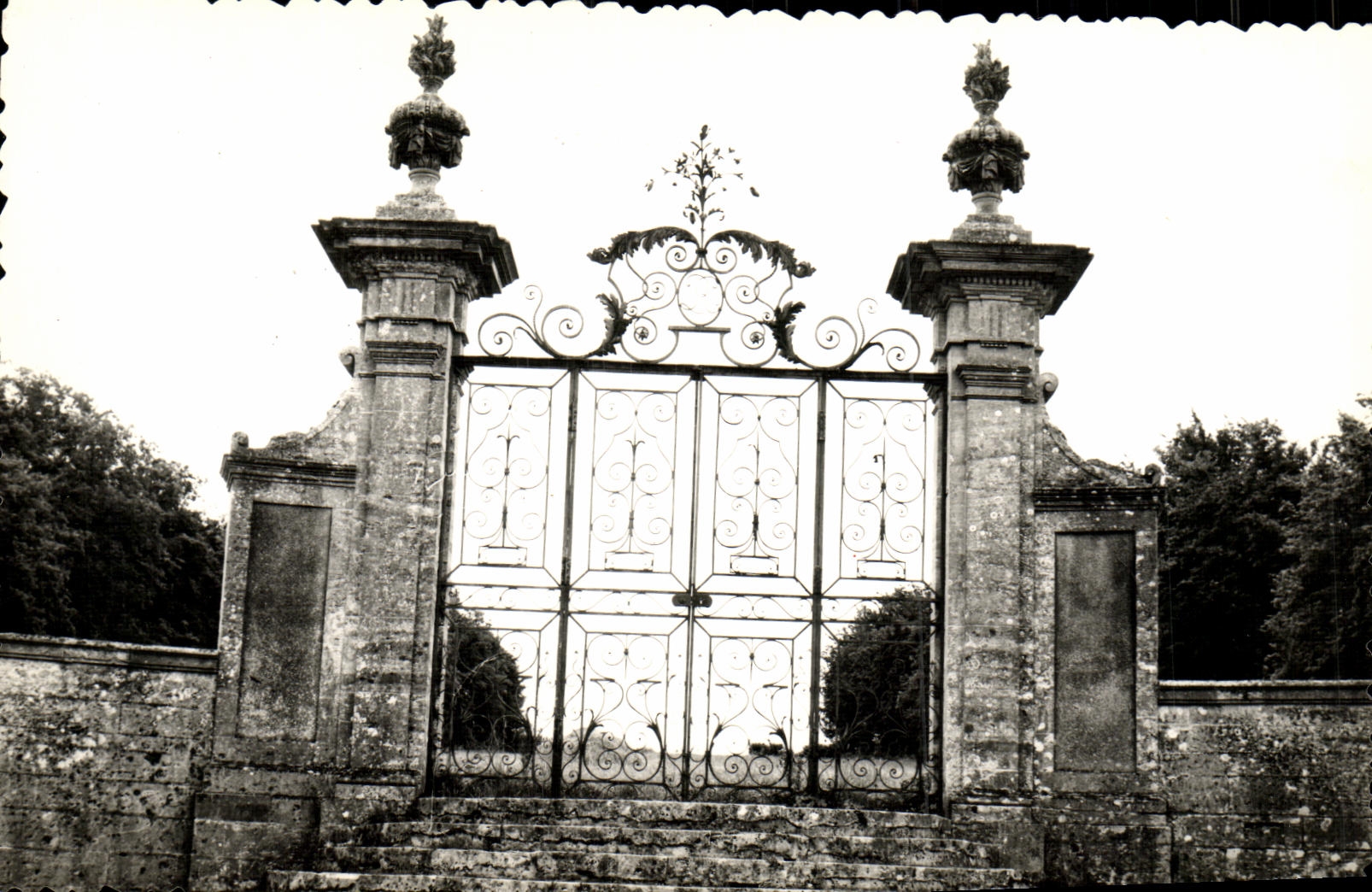 BnécY (Calvados) — Le Château et ses Jardins — CPAPHIL
