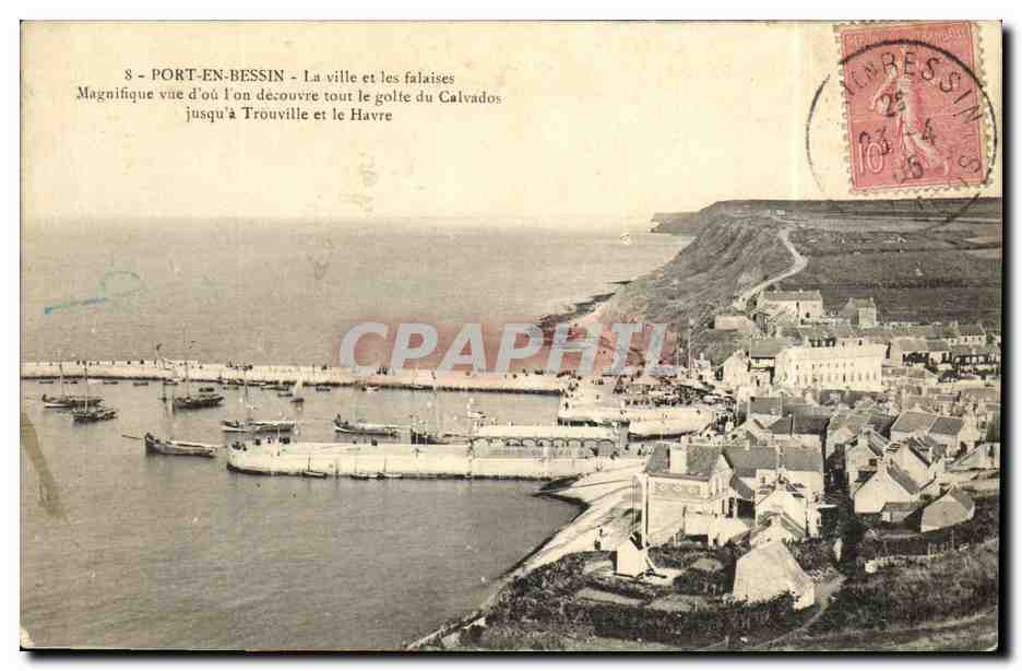 CPA Port En Bessin La ville et les falaises 