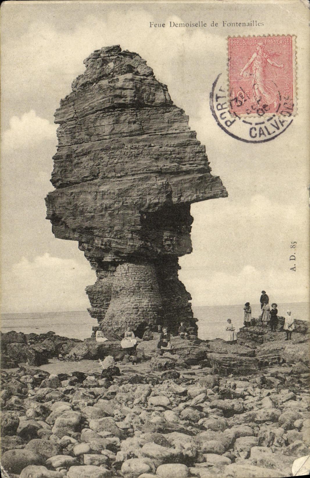 Feue Demoiselle de Fontenailles — Rocher sculpté — A.D. 85