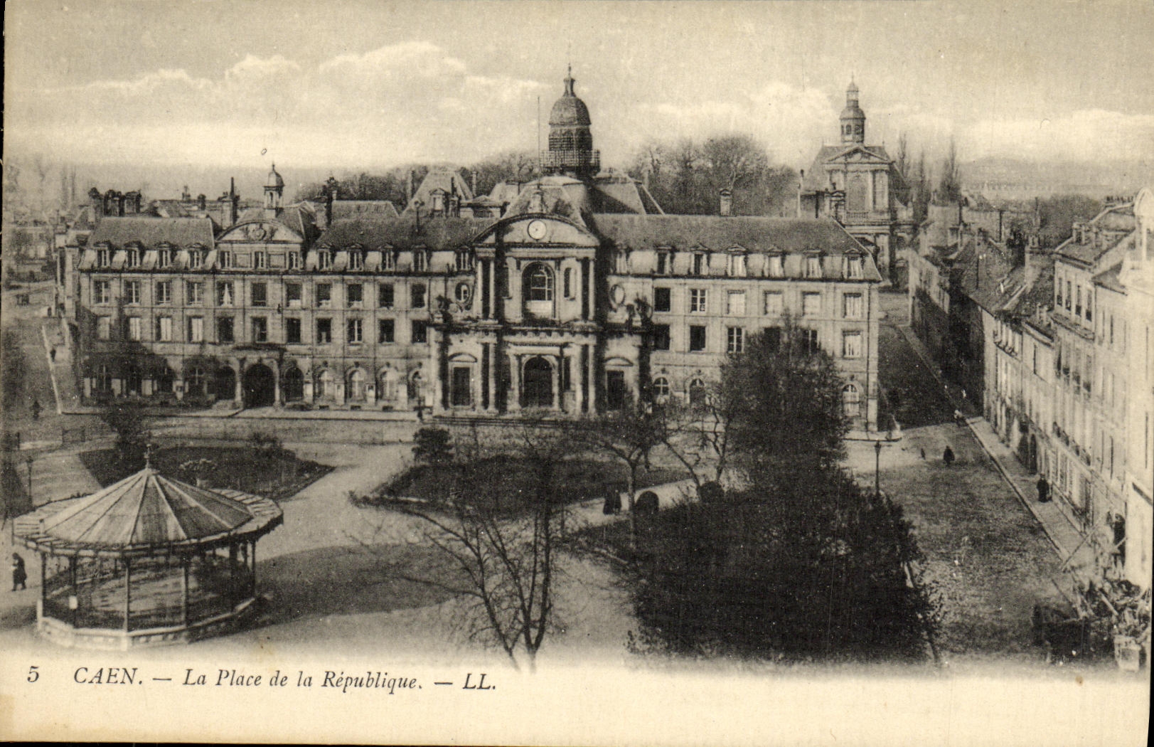 Caen — La Place de la République — LL - Recto