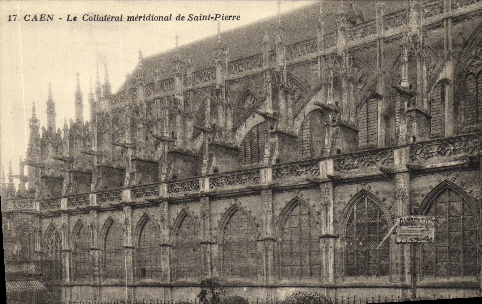 CAEN - Le Collatéral méridional de Saint-Pierre — éditeur MAPON-DO, CAEN, n°17