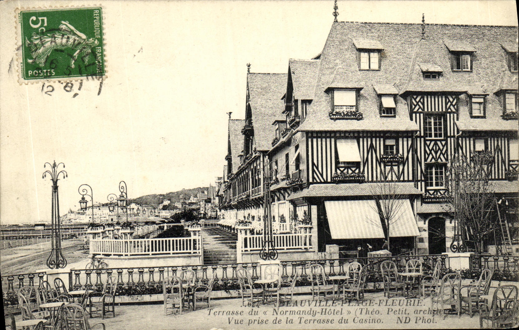 Beauville-Place-Fleurie — Terrace of the « Normandy-Hôtel » — Théo. Petit, architect, ND Phot.
