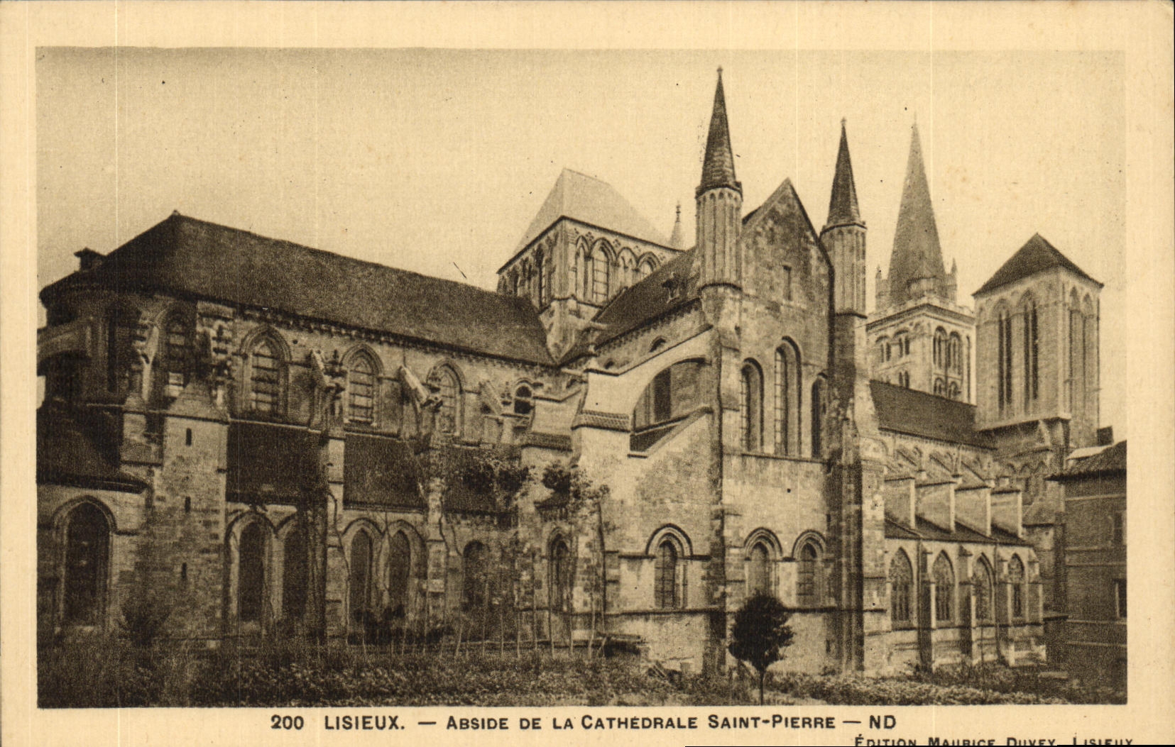 CPA Lisieux Abside De La Cathedrale Saint Pierre 