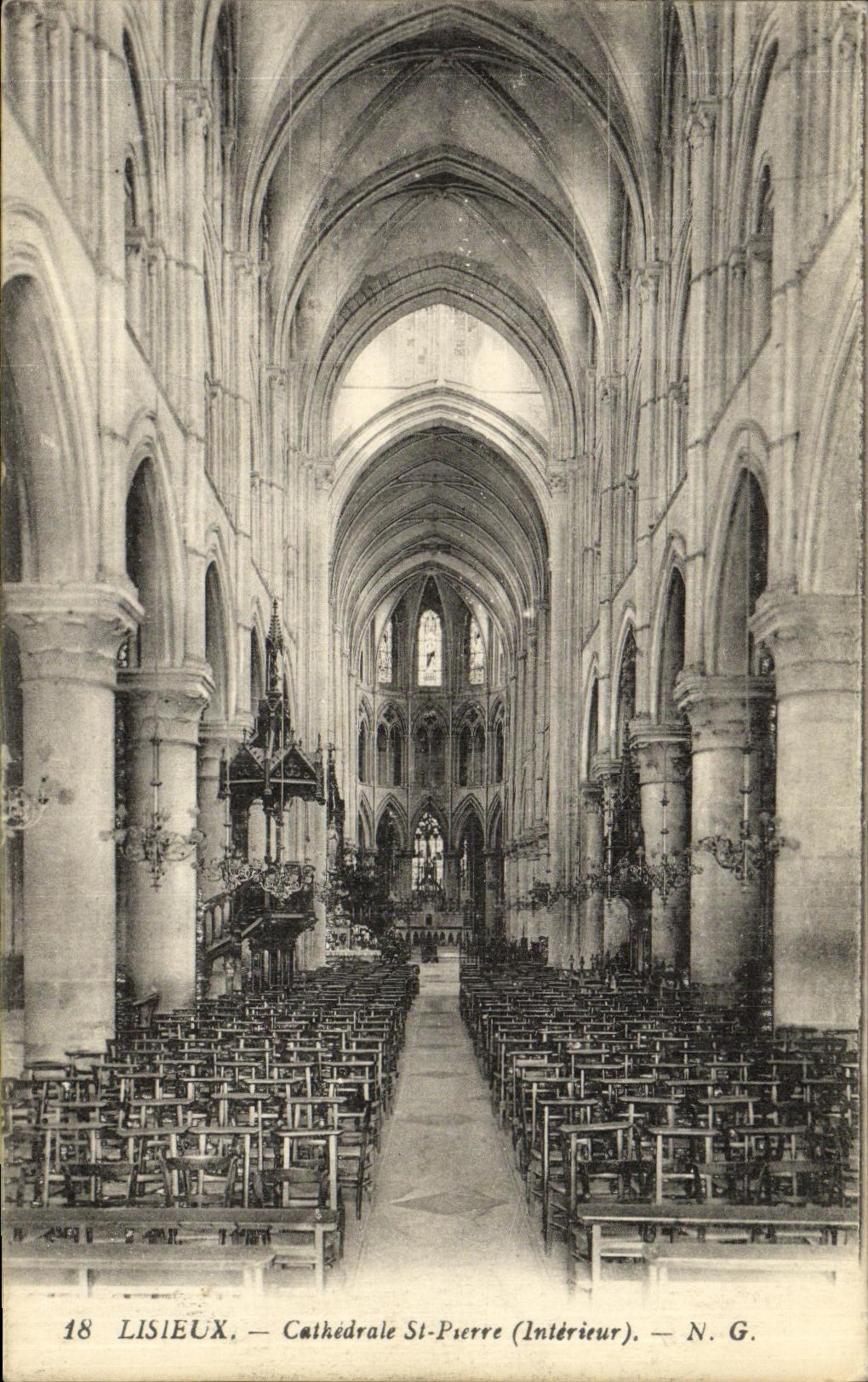 Lisieux — Cathédrale St-Pierre (Intérieur) — N. G. — N° 18