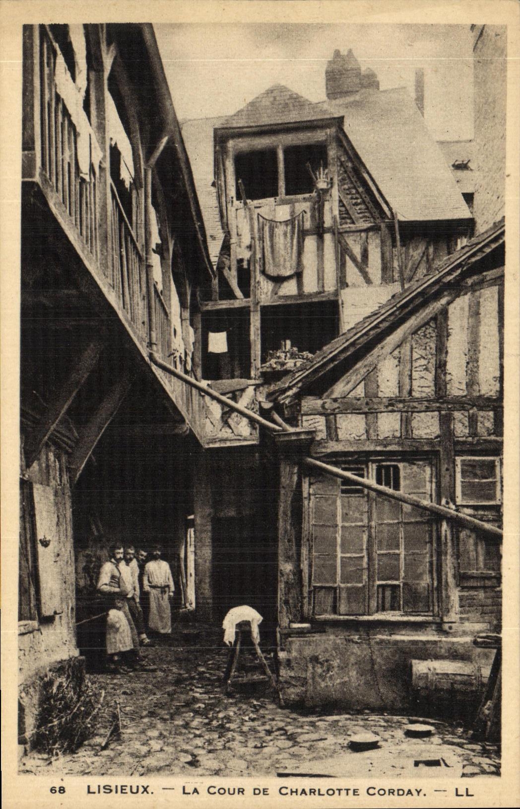 Lisieux — La Cour de Charlotte Corday — LL