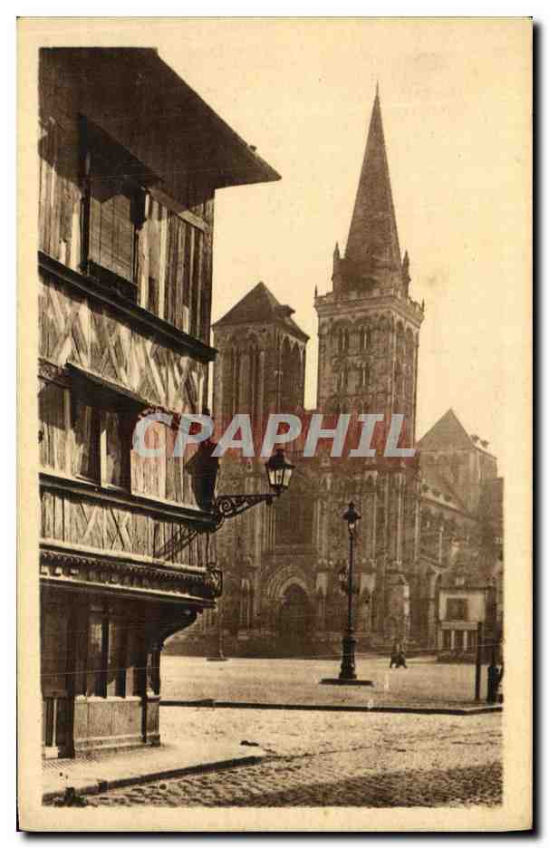 CPA Lisieux La Maison du Pharmacien et La Cathedrale