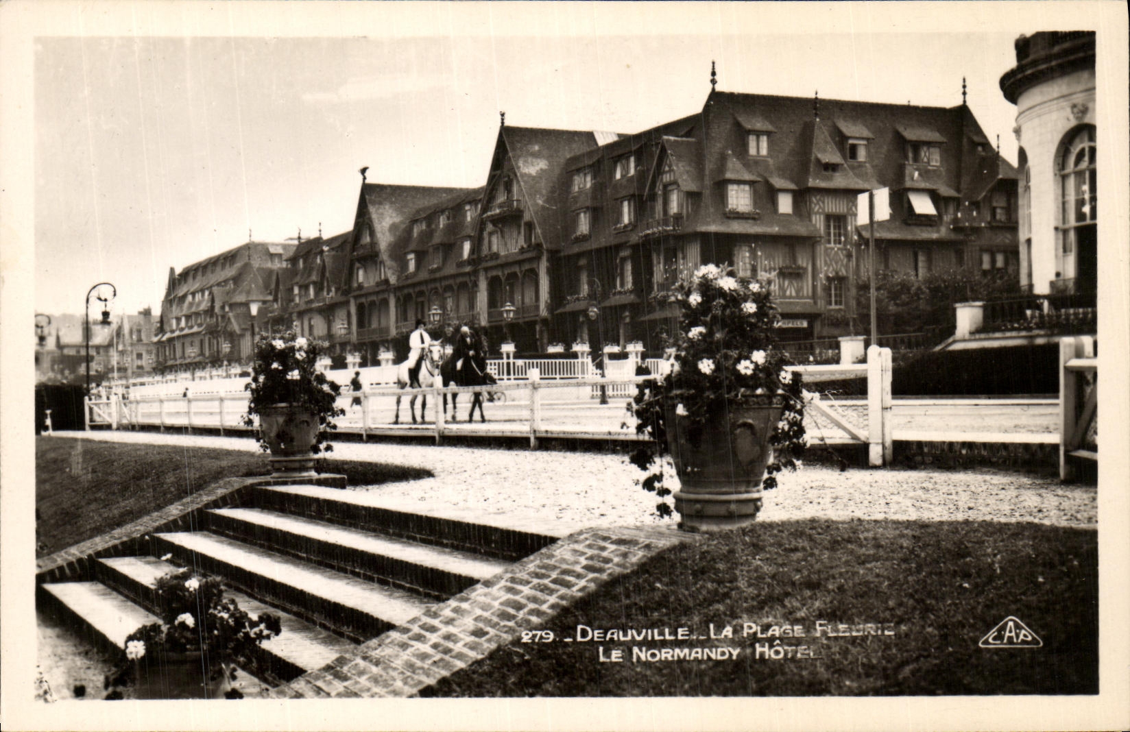 Deauville - La Plage Fleurie - Le Normandy Hôtel — C.A.P. n°279