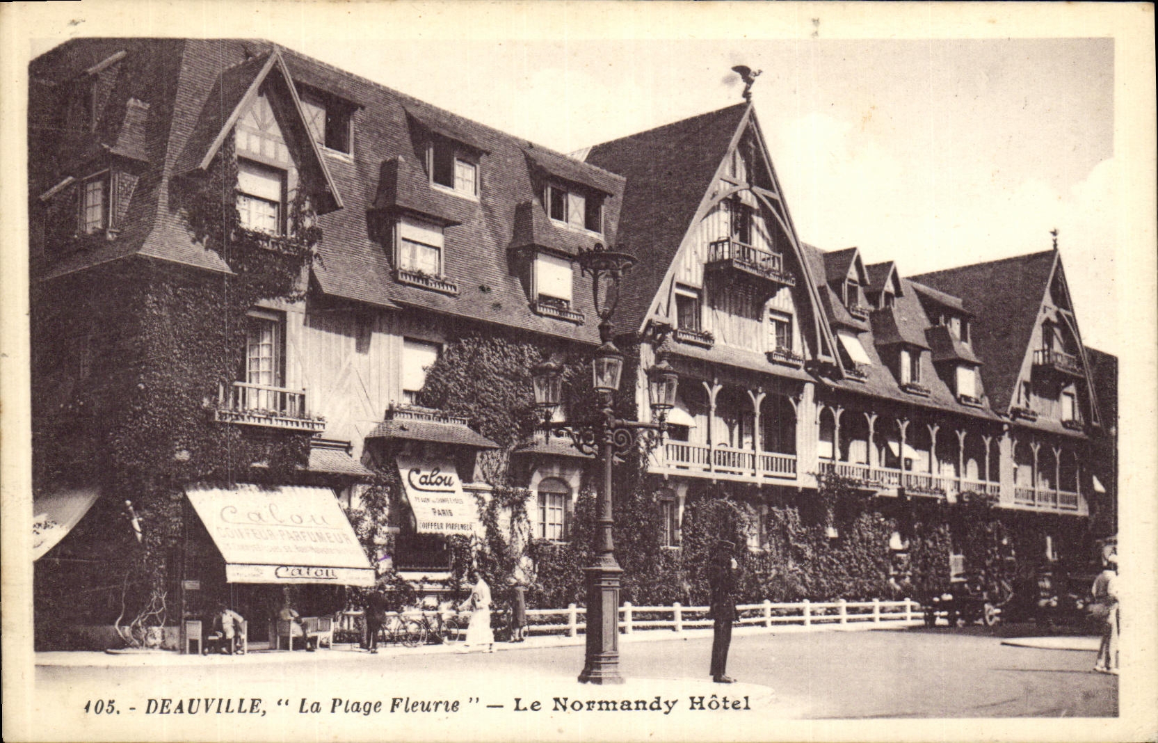 Deauville, 'La Plage Fleurie' — Le Normandy Hôtel — G. Artiaux, éditeur, n° 405