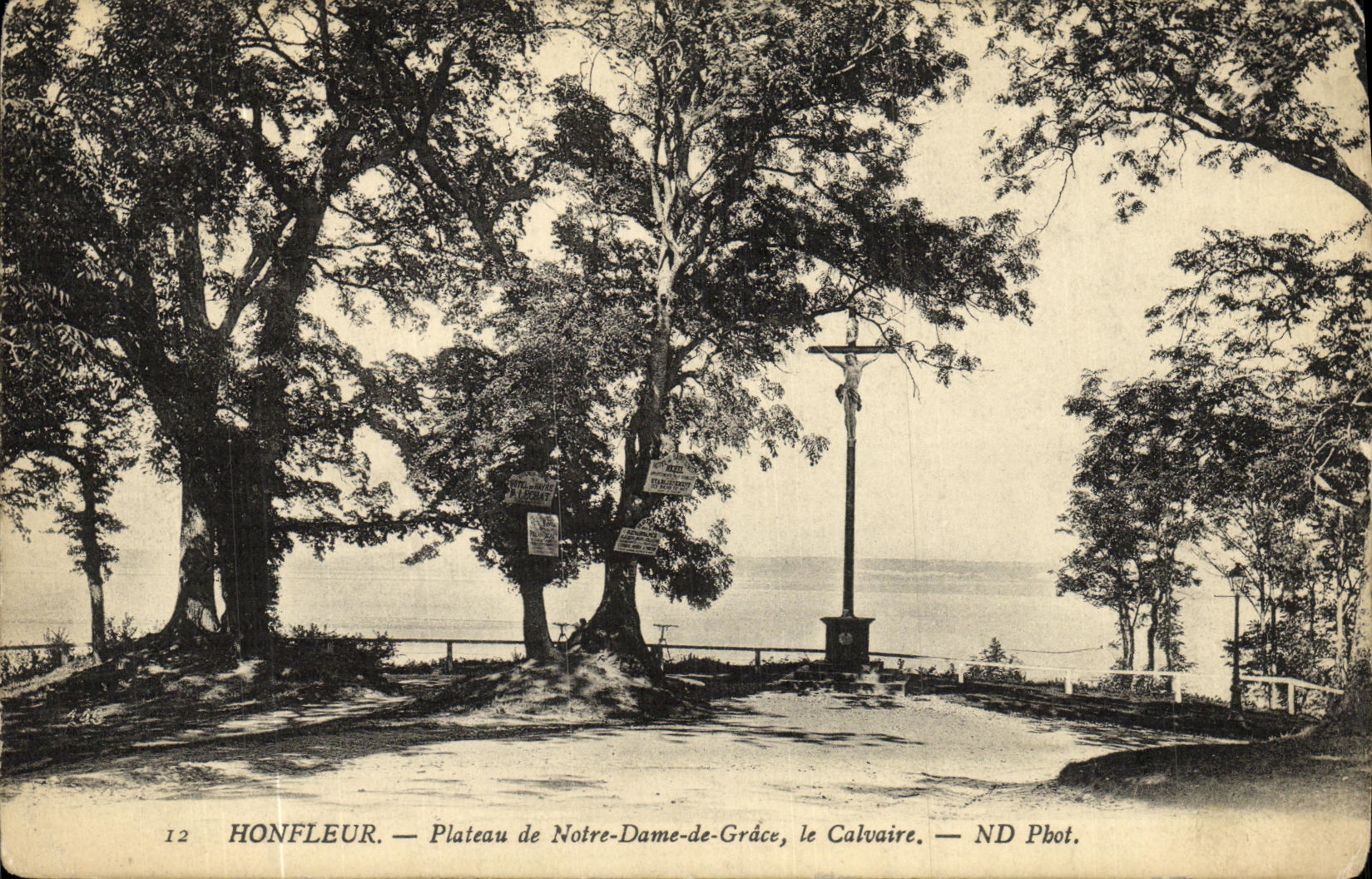 Honfleur — Plateau de Notre-Dame-de-Grâce, le Calvaire — ND Pbot.