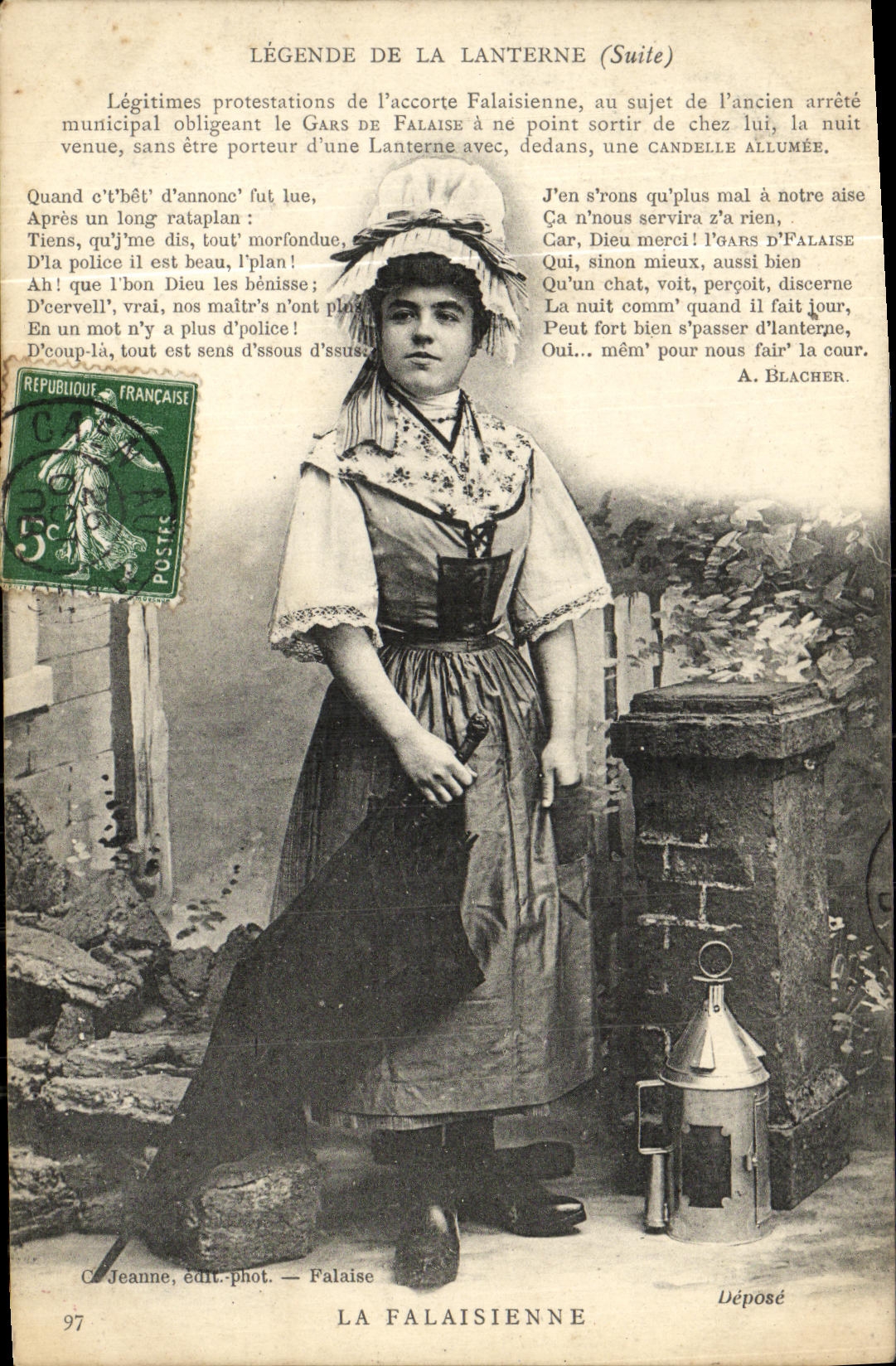 CPA La Falaisienne Legende de la lanterne Falaise Folklore FEmme