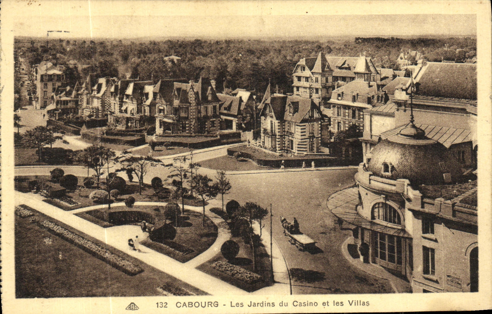 CPA Cabourg Les Jardins du Casino et les Villas 