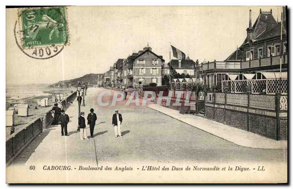 Cabourg - Boulevard des Anglais - L'Hôtel des Ducs de Normandie et la Digue - LL