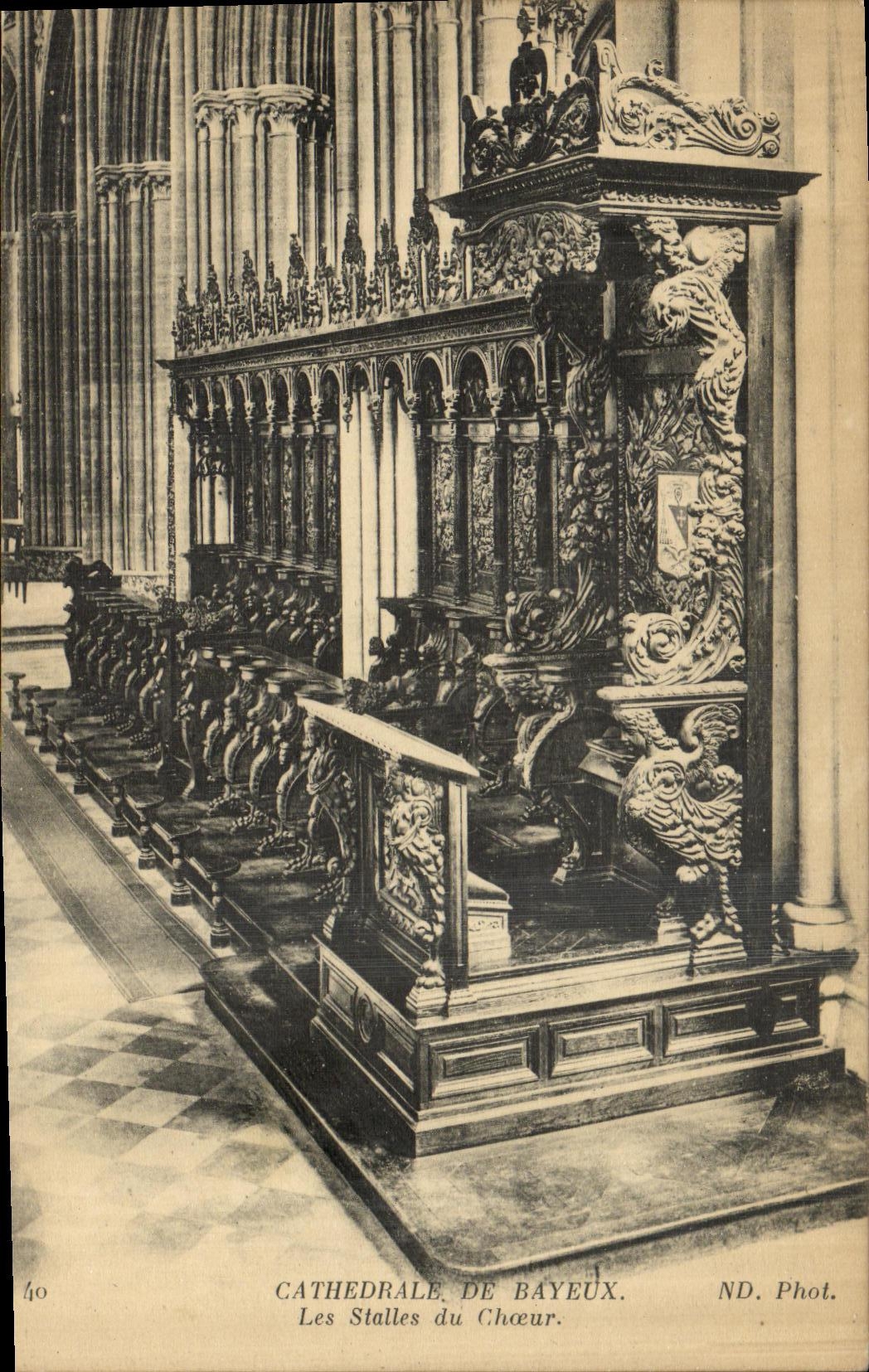 Cathédrale de Bayeux — Les Stalles du Chœur — ND. Phot.