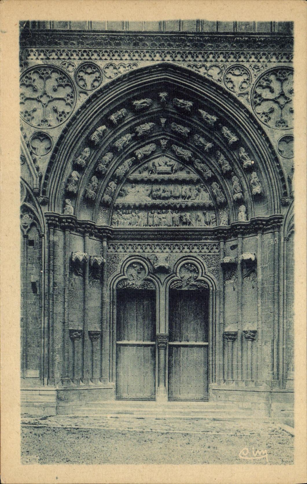 Bayeux (Calvados) — La Cathédrale — Un des Portails