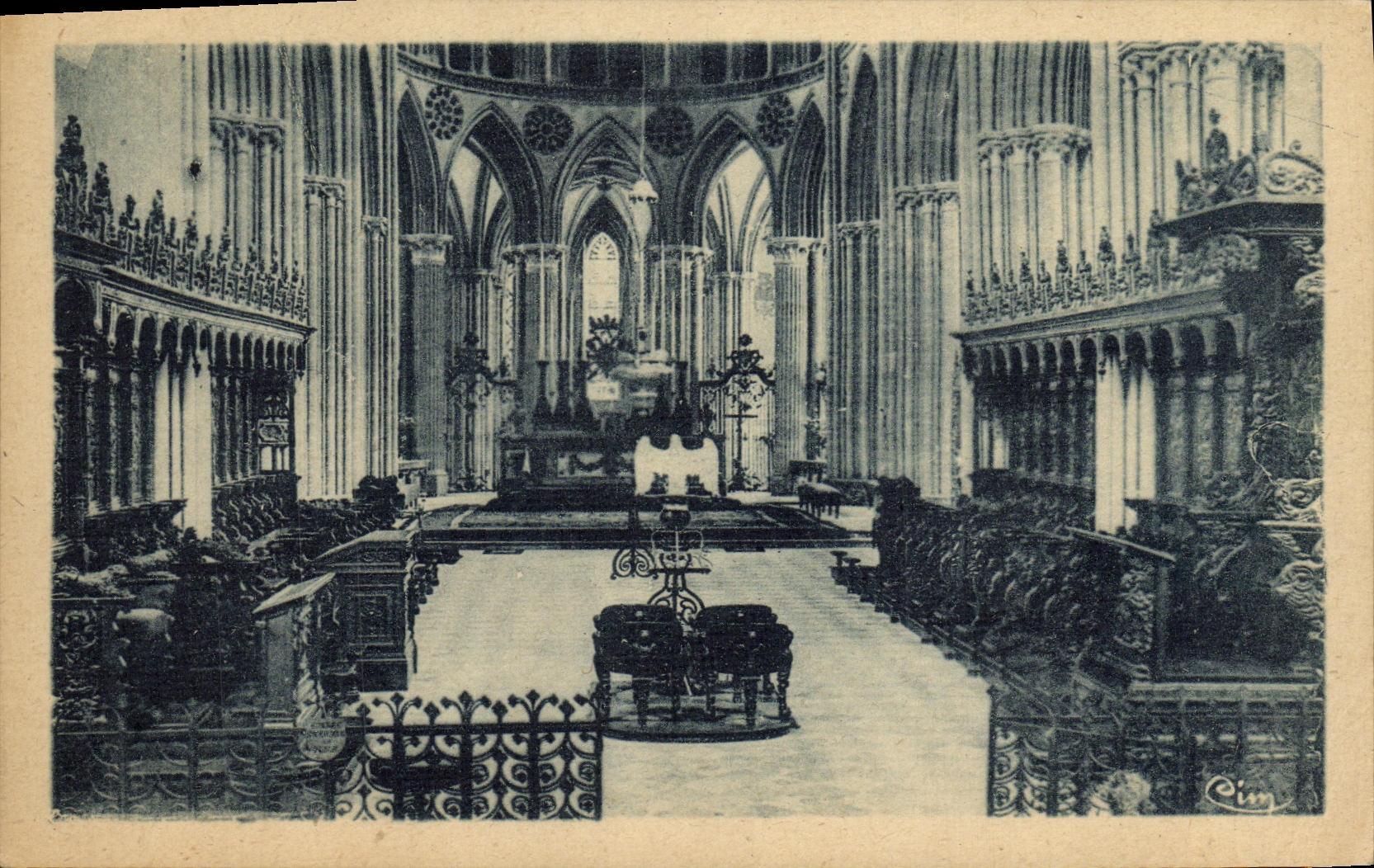 Bayeux — La Cathédrale — Éditeur Combet & Macon