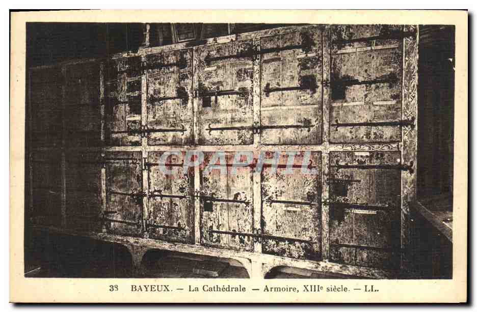 Bayeux — La Cathédrale — Armoire, XIIIe siècle — LL.