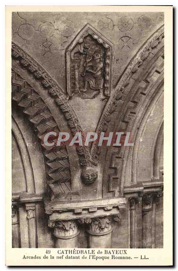Cathédrale de Bayeux — Arcades de la nef datant de l'Époque Romane — LL.