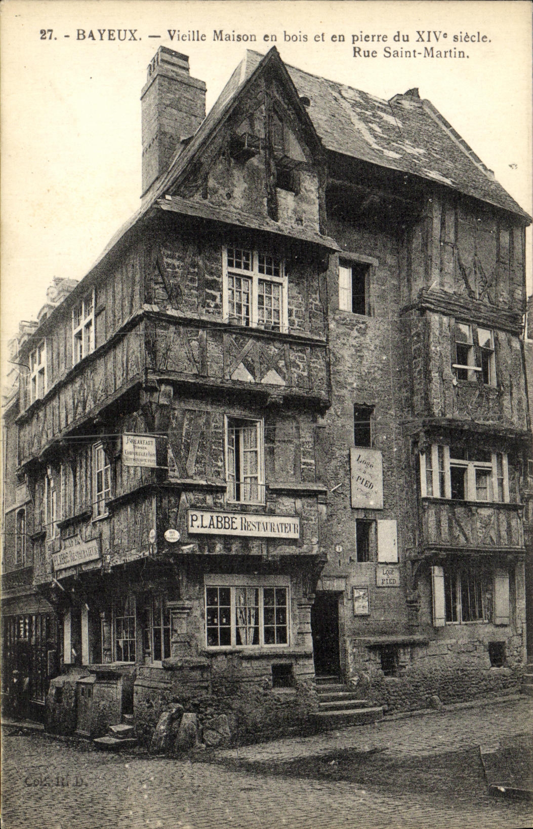 Bayeux — Vieille Maison en bois et en pierre du XIVe siècle. Rue Saint-Martin.