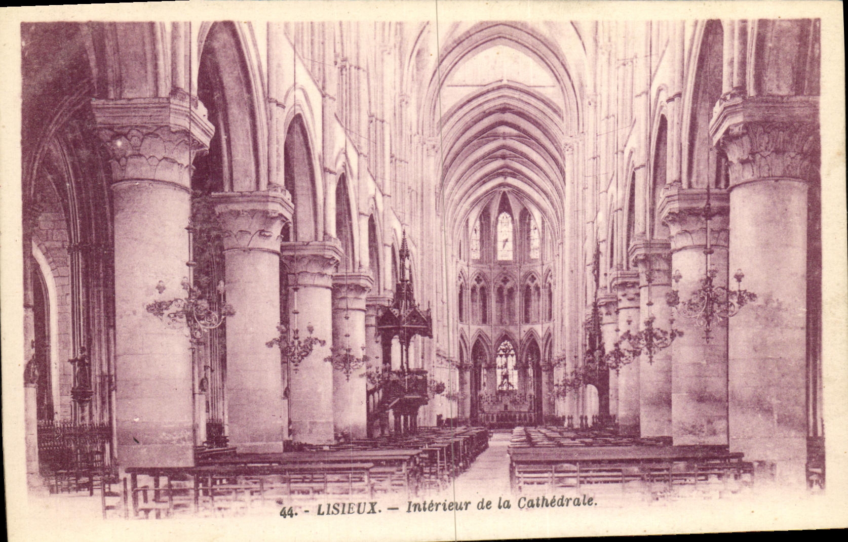 CPA Lisieux Interieur de La Cathedrale