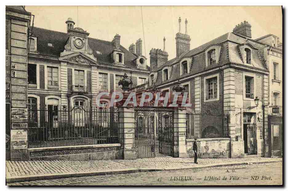 Lisieux — L'Hôtel de Ville — ND Pbot.