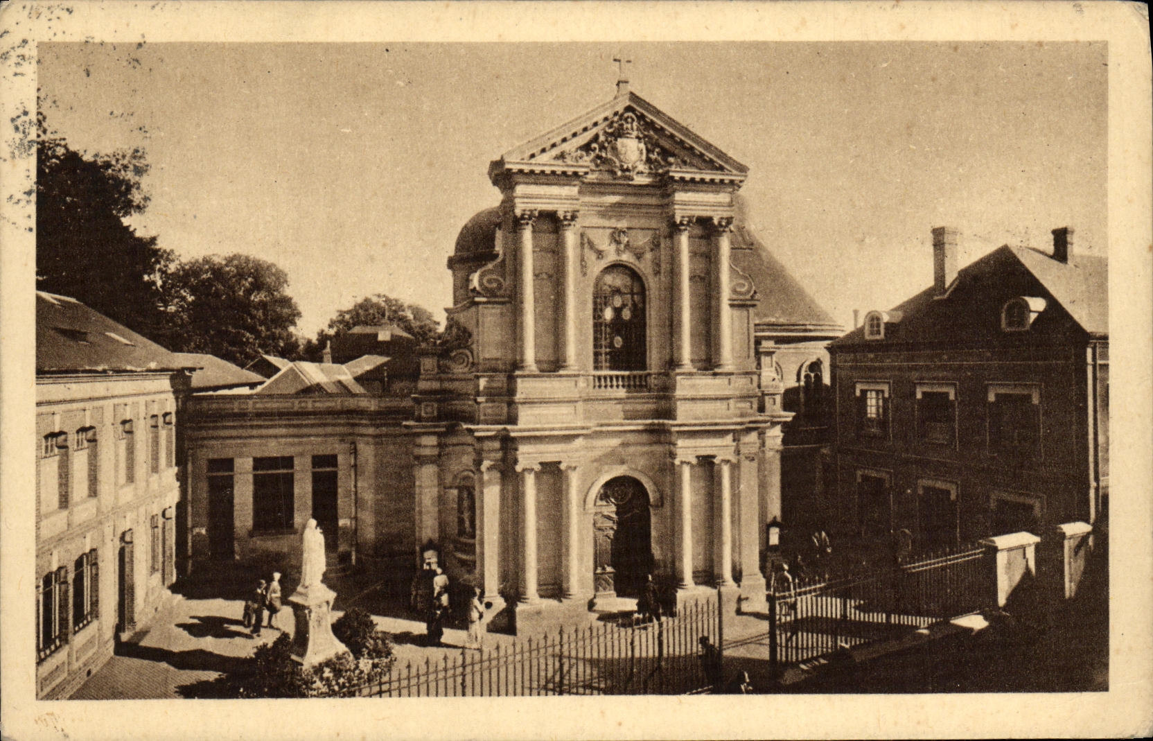 Chapelle des Carmélites de Lisieux — La Façade — Éditeur G. Béreux, n° 88 bis