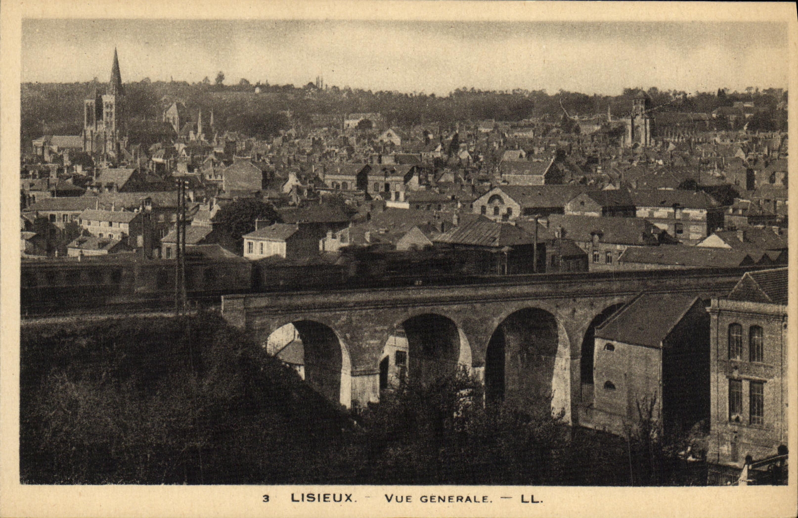 Lisieux — Vue générale — LL.