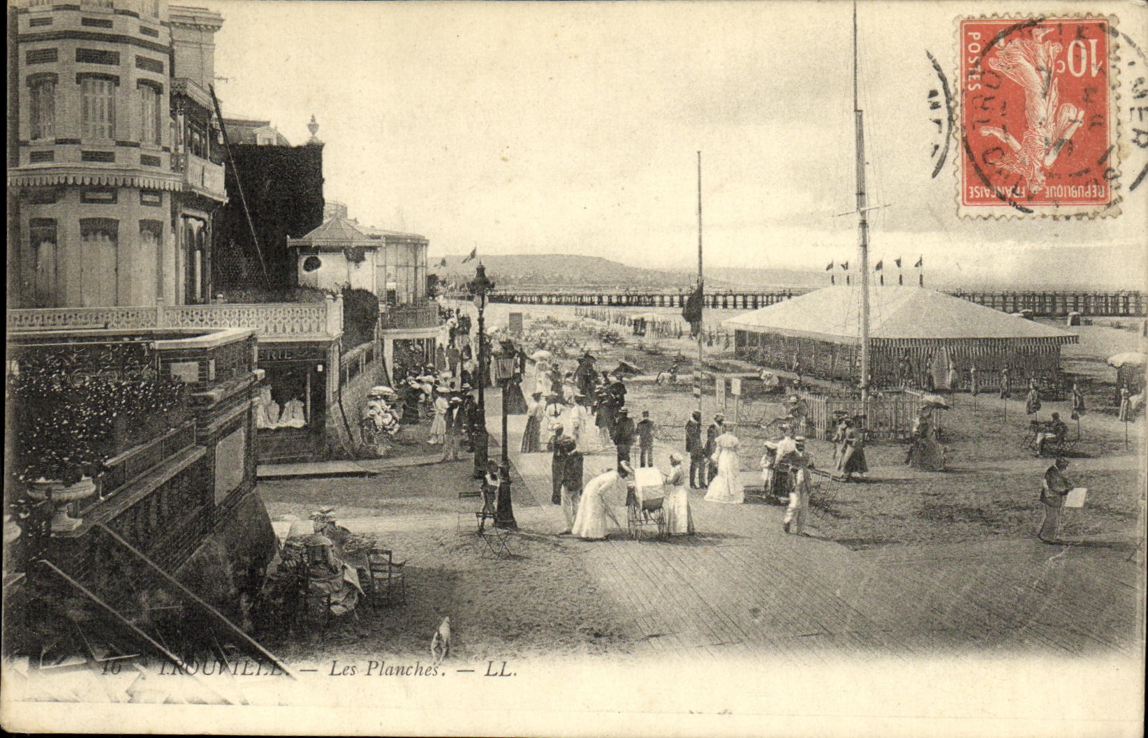 TROUVILLE — Les Planches. — LL.