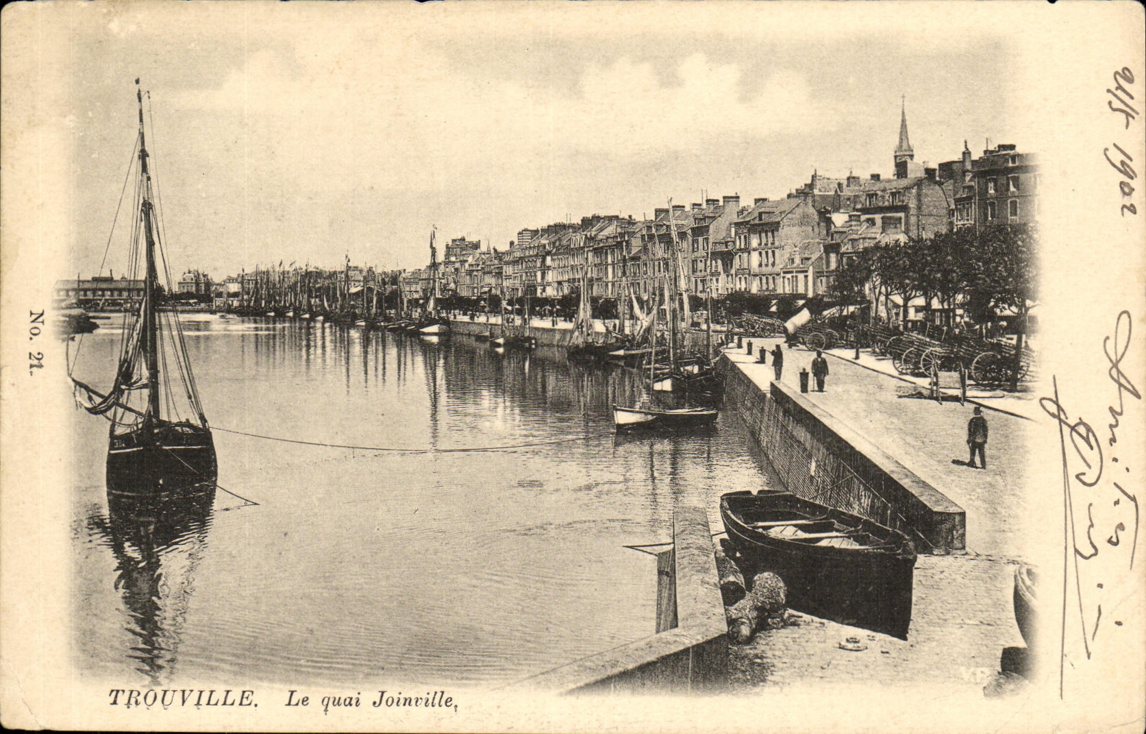 CPA Trouville Le Quai Joinville Bateaux
