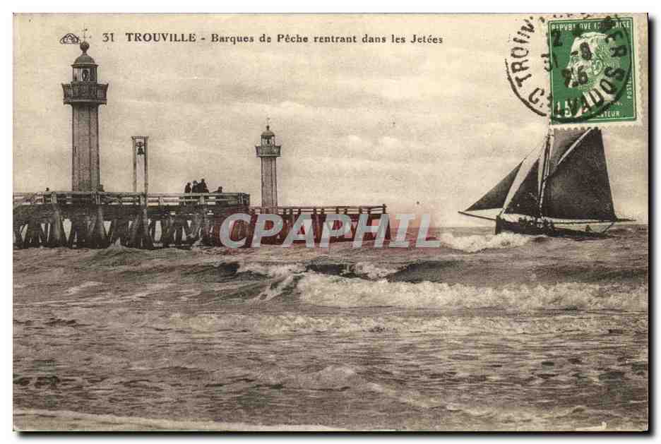 Trouville - Barques de Pêche rentrant dans les Jetées — éditeur Palasocienne des Arts Photographiques