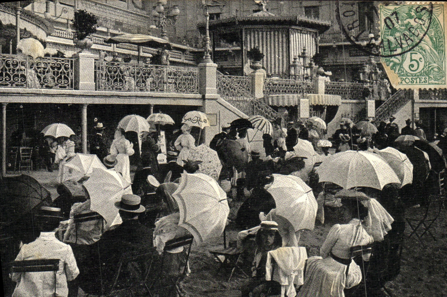 Plaza de la Concordia — escena animada bajo la lluvia — editor L.Y. & Cie