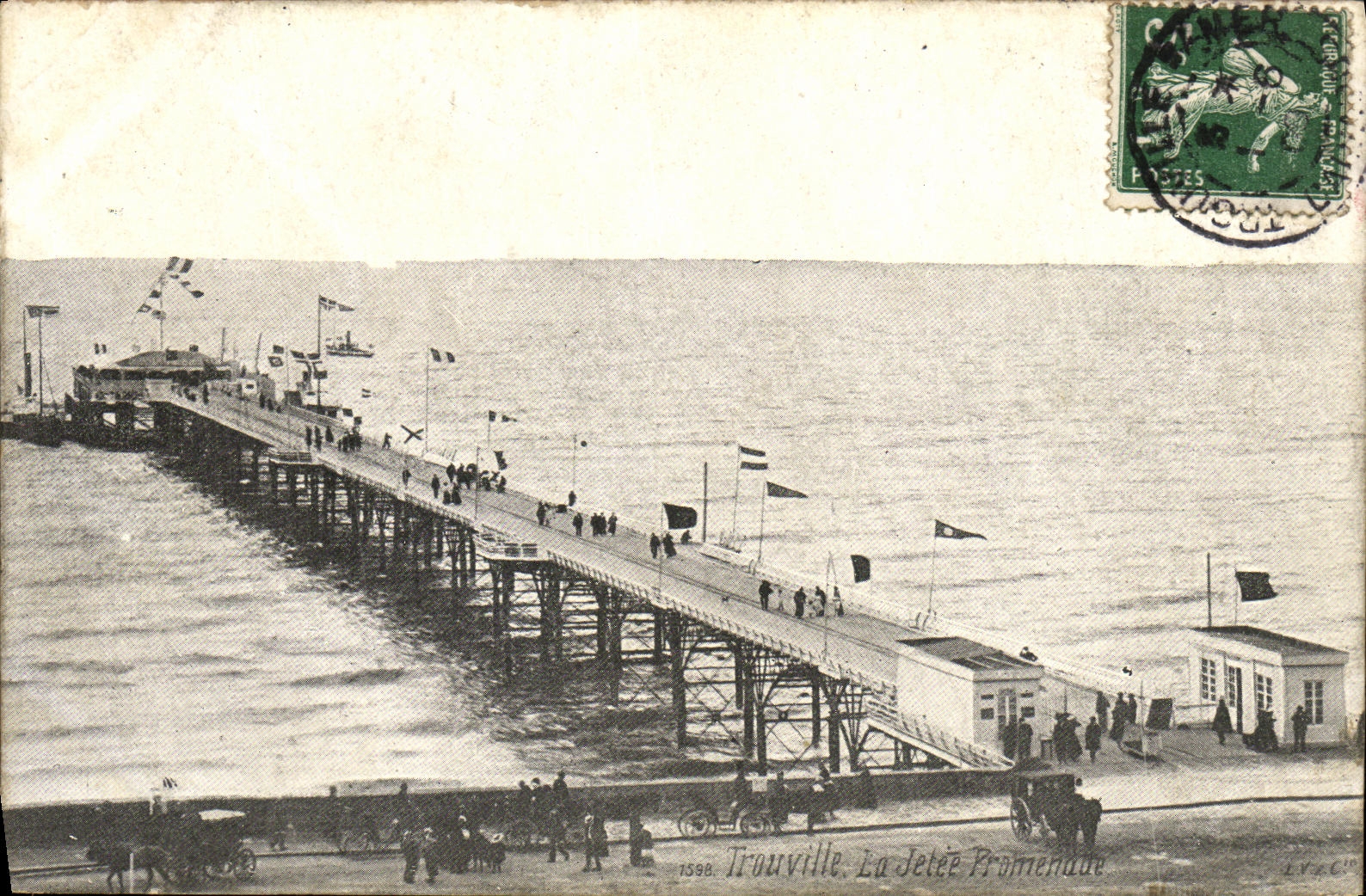 CPA Trouville La Jetee Promenade