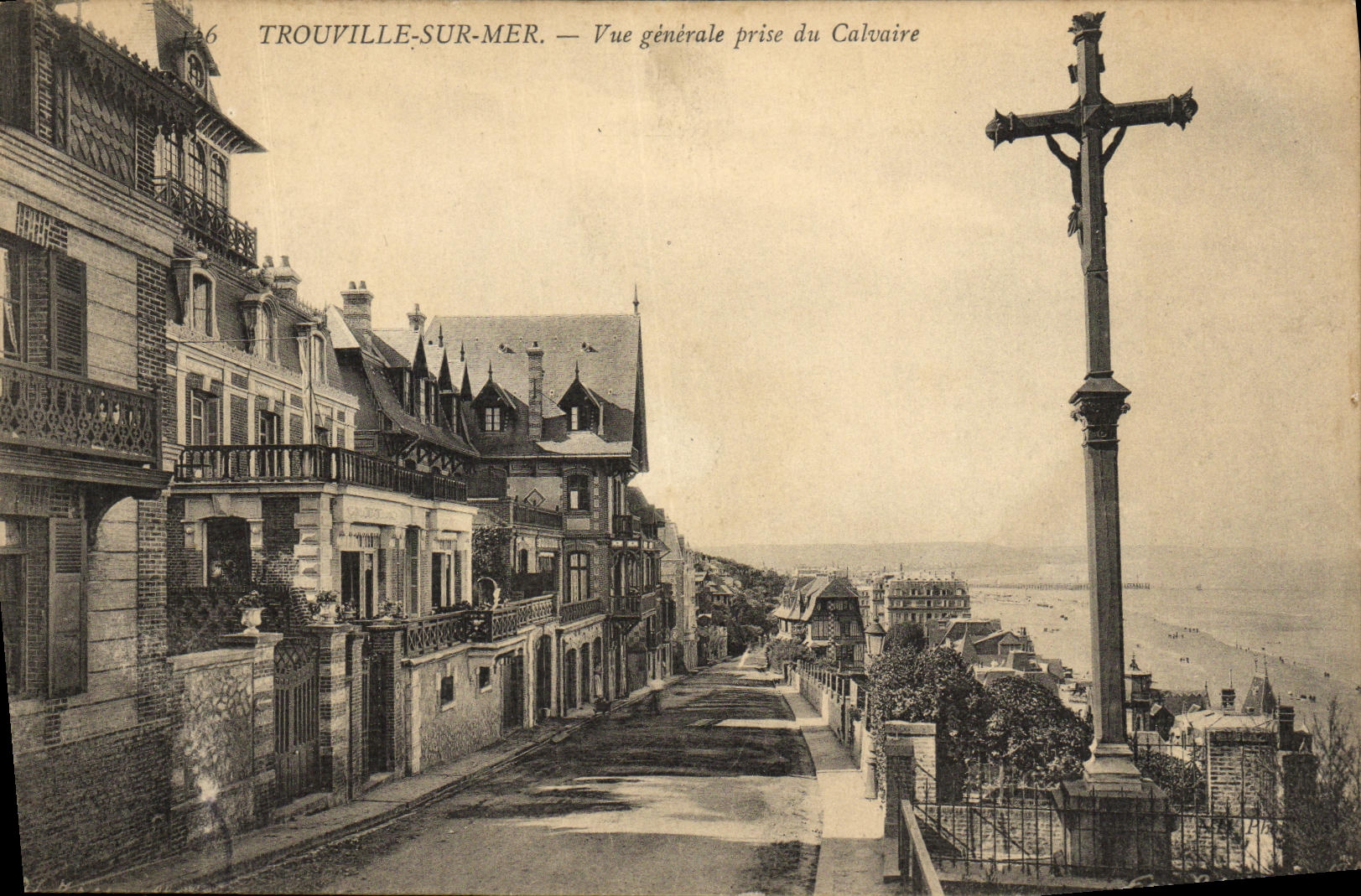 CPA Trouville Sur Mer Vue Generale prise du Calvaire