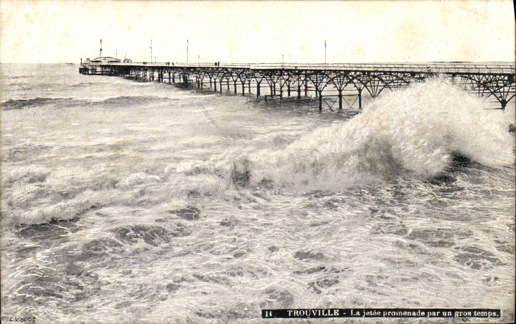 TROUVILLE - La jetée promenadée par un gros temps — LVUCC, n°14