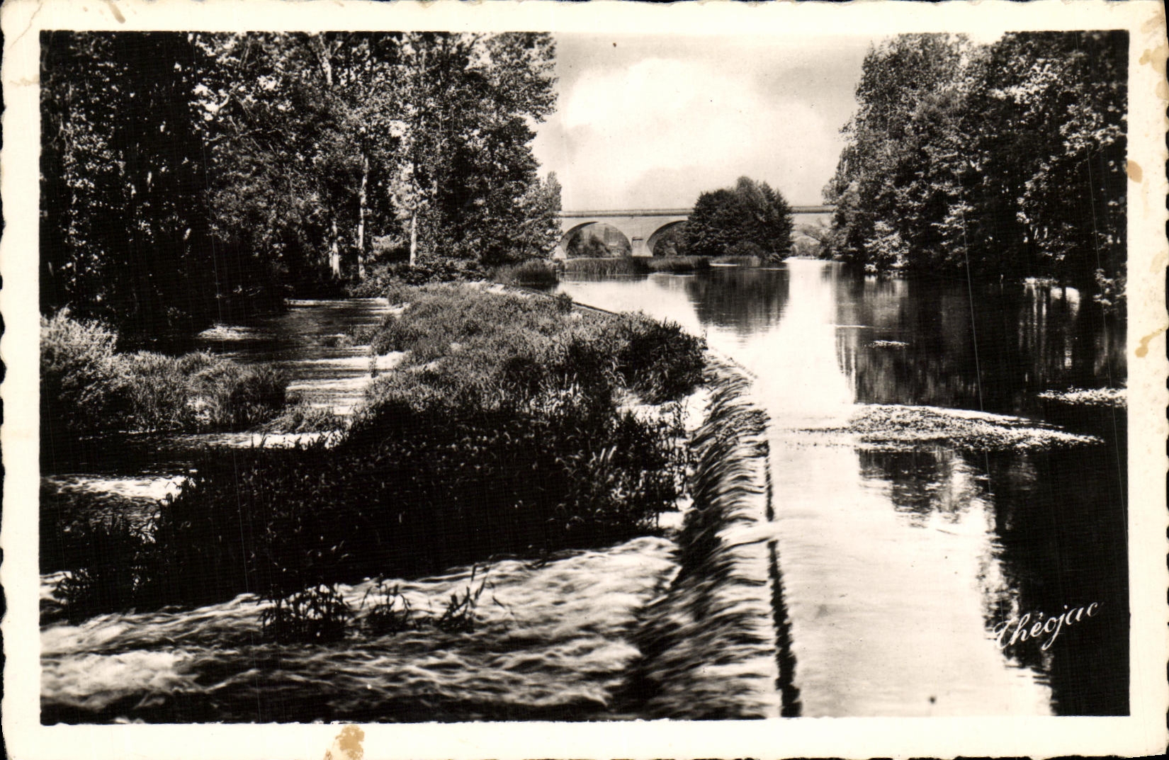 CPSM La Roche Posay Les Bains Le Pont du Chemin de Fer