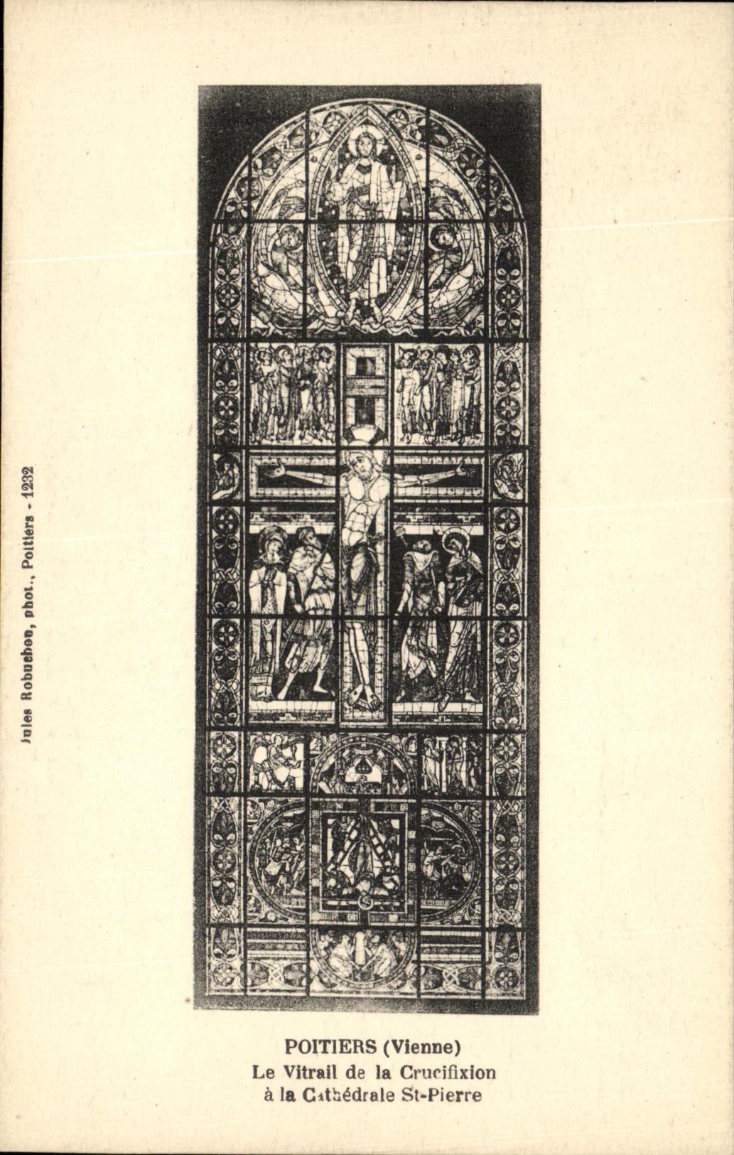 Poitiers (Vienne) — Le Vitrail de la Crucifixion à la Cathédrale Saint-Pierre — Jules Robushen, phot. - 1232