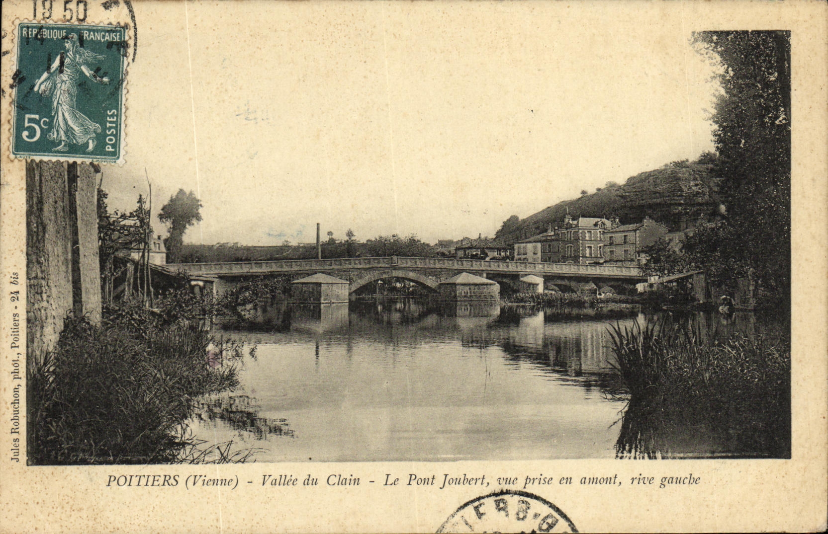 CPA Poitiers La Vallee du Clain Le Pont Joubert vue prise en amont rive gauche