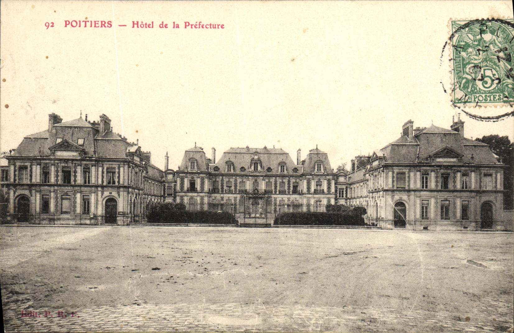 CPA Poitiers Hotel de la Prefecture