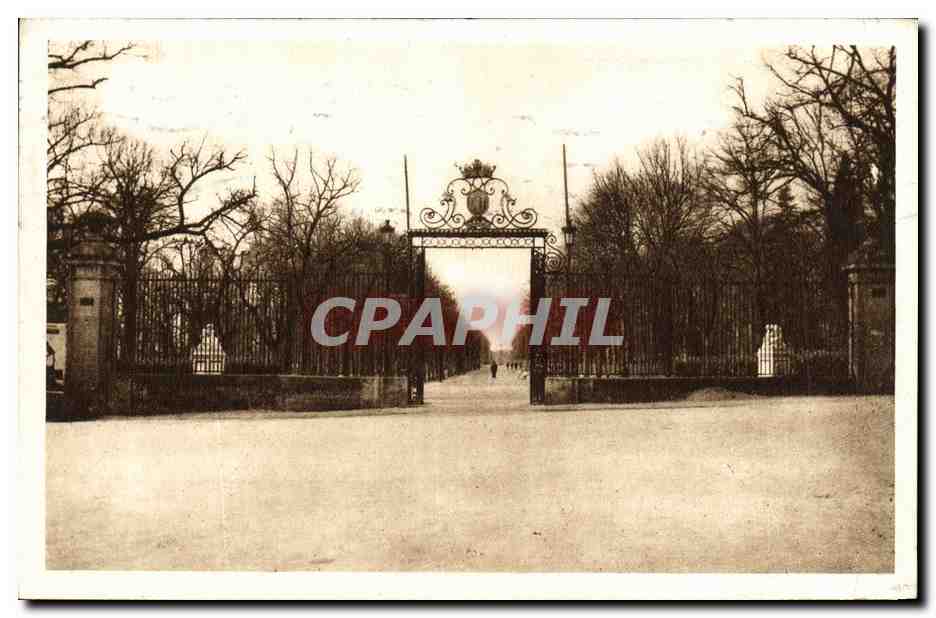 Porte d'entrée du château de Poitiers — Le Poitou pittoresque — J. Robuchon, Poitiers